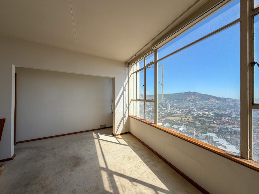 2 Bedroom Property for Sale in Vredehoek Western Cape